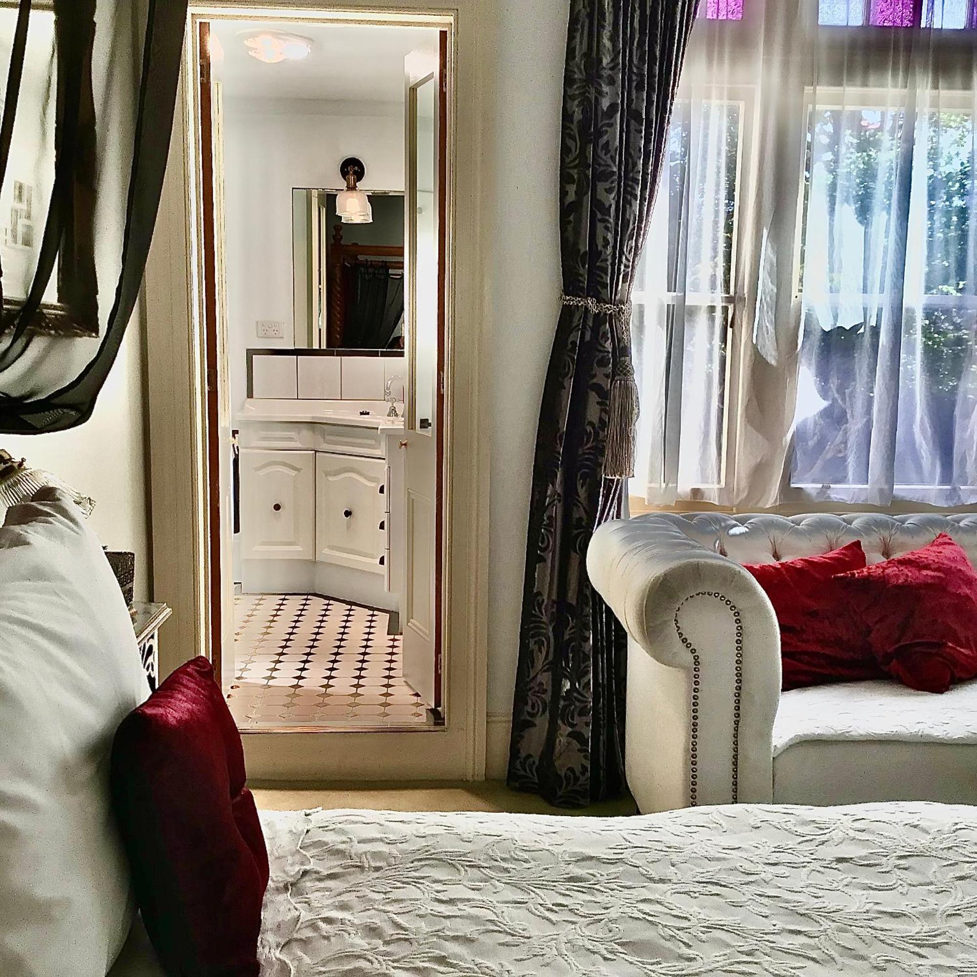 Kurrajong House Bed and Breakfast Λόντσεστον Δωμάτιο φωτογραφία