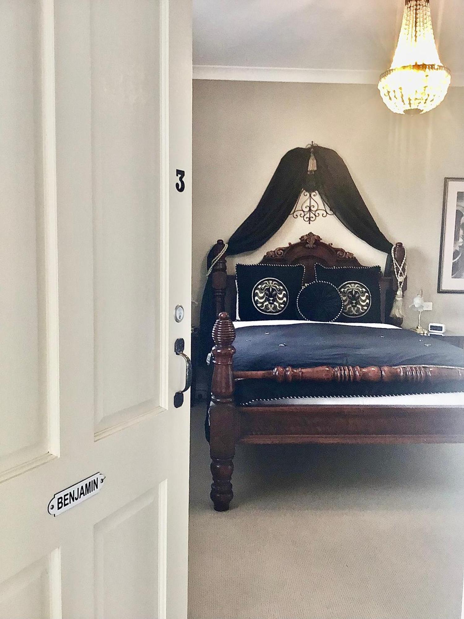Kurrajong House Bed and Breakfast Λόντσεστον Δωμάτιο φωτογραφία