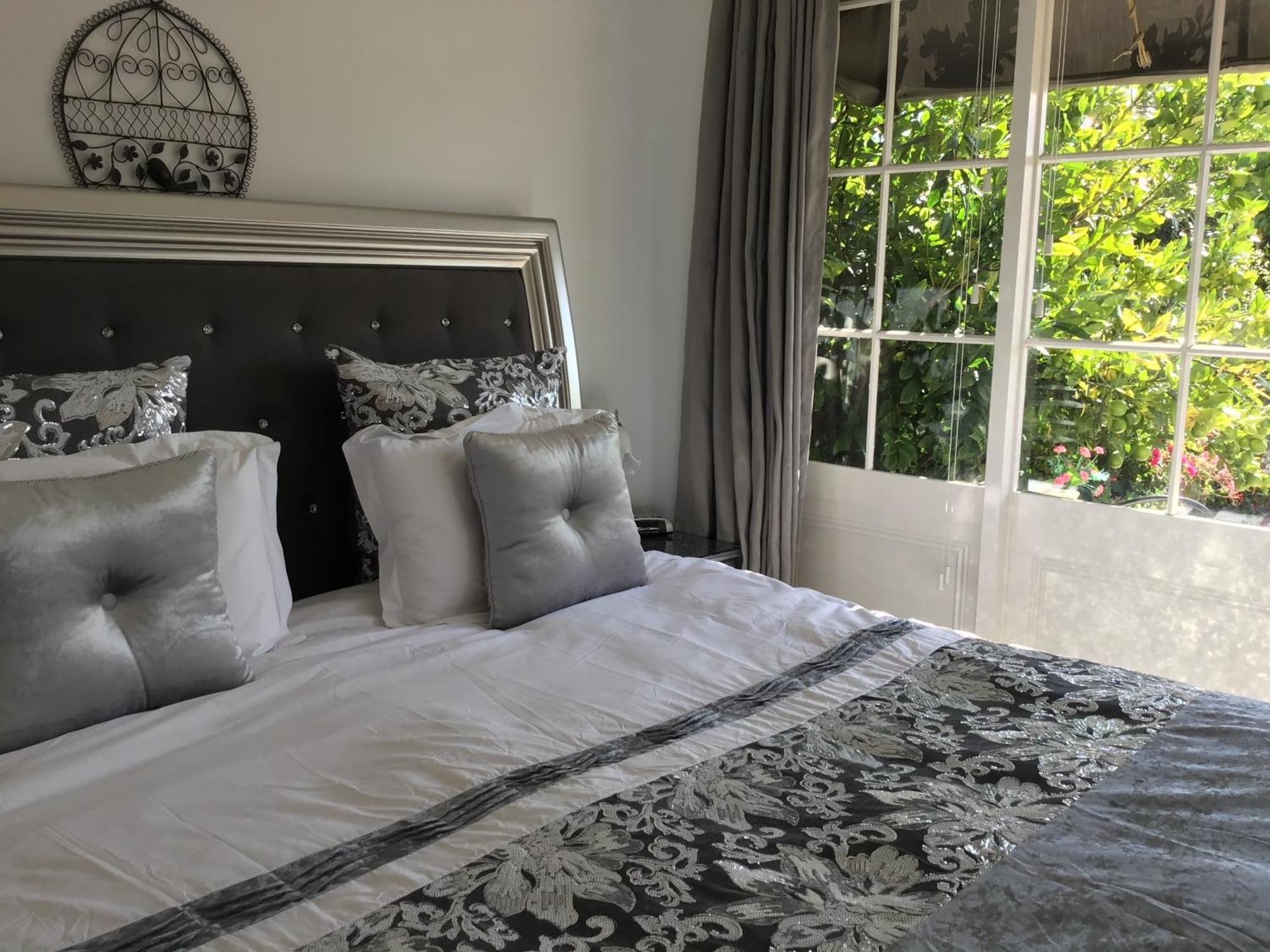 Kurrajong House Bed and Breakfast Λόντσεστον Δωμάτιο φωτογραφία
